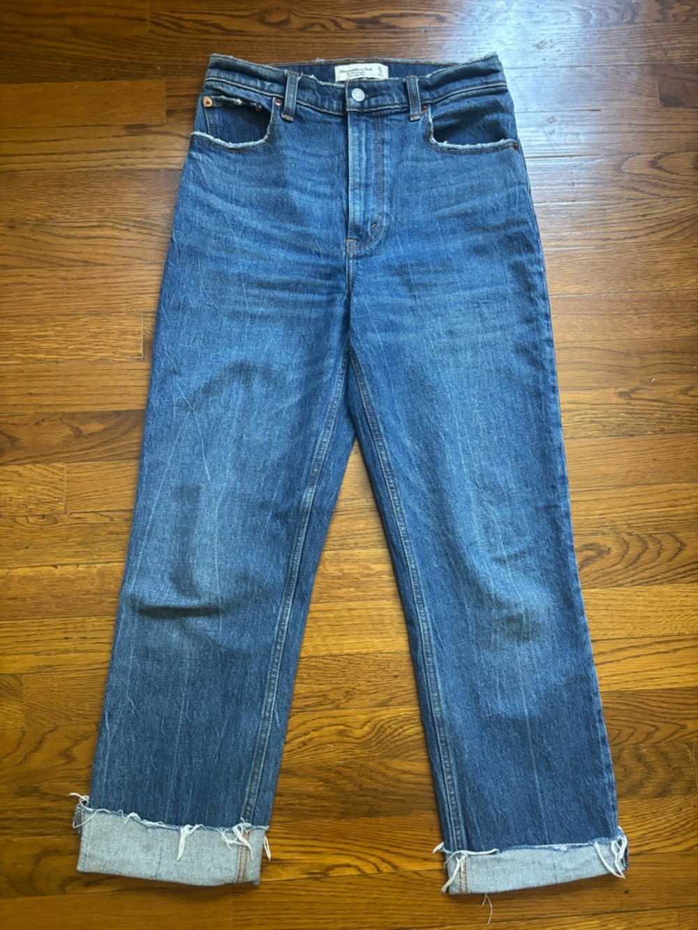 Abercrombie & Fitch 90’s Straight Ultra High Rise, Cropped Jeans. Size 27/4L.